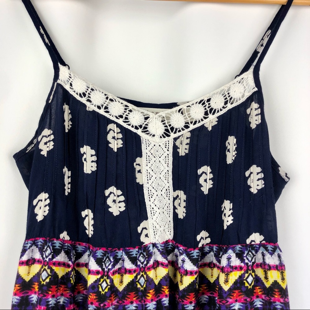 ✅ SOLD! Miami Patterned Crochet Hemmed Flowy Tank Top - Size Small - Picture 2 of 8